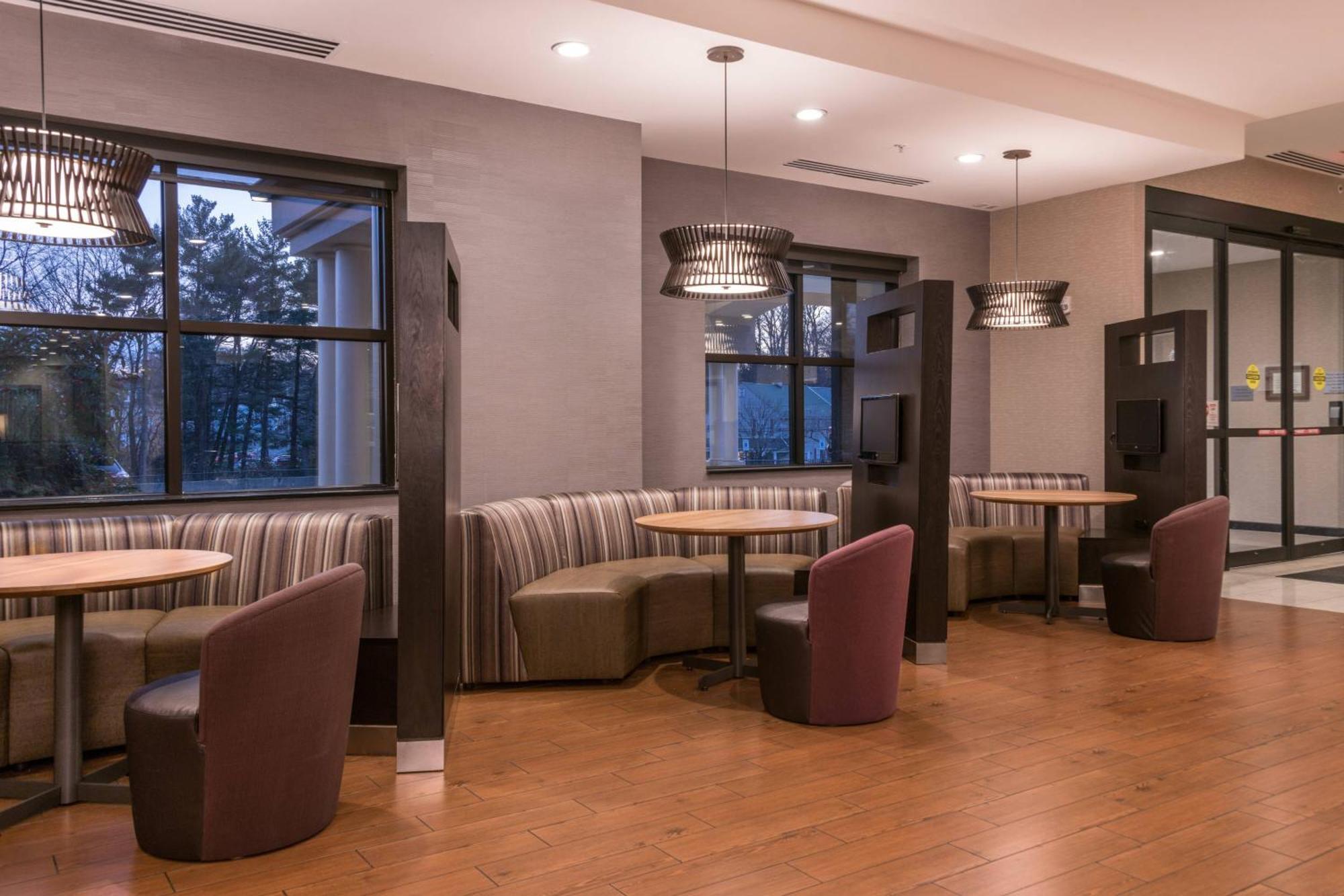 Courtyard By Marriott Newark-University Of Delaware Exterior foto