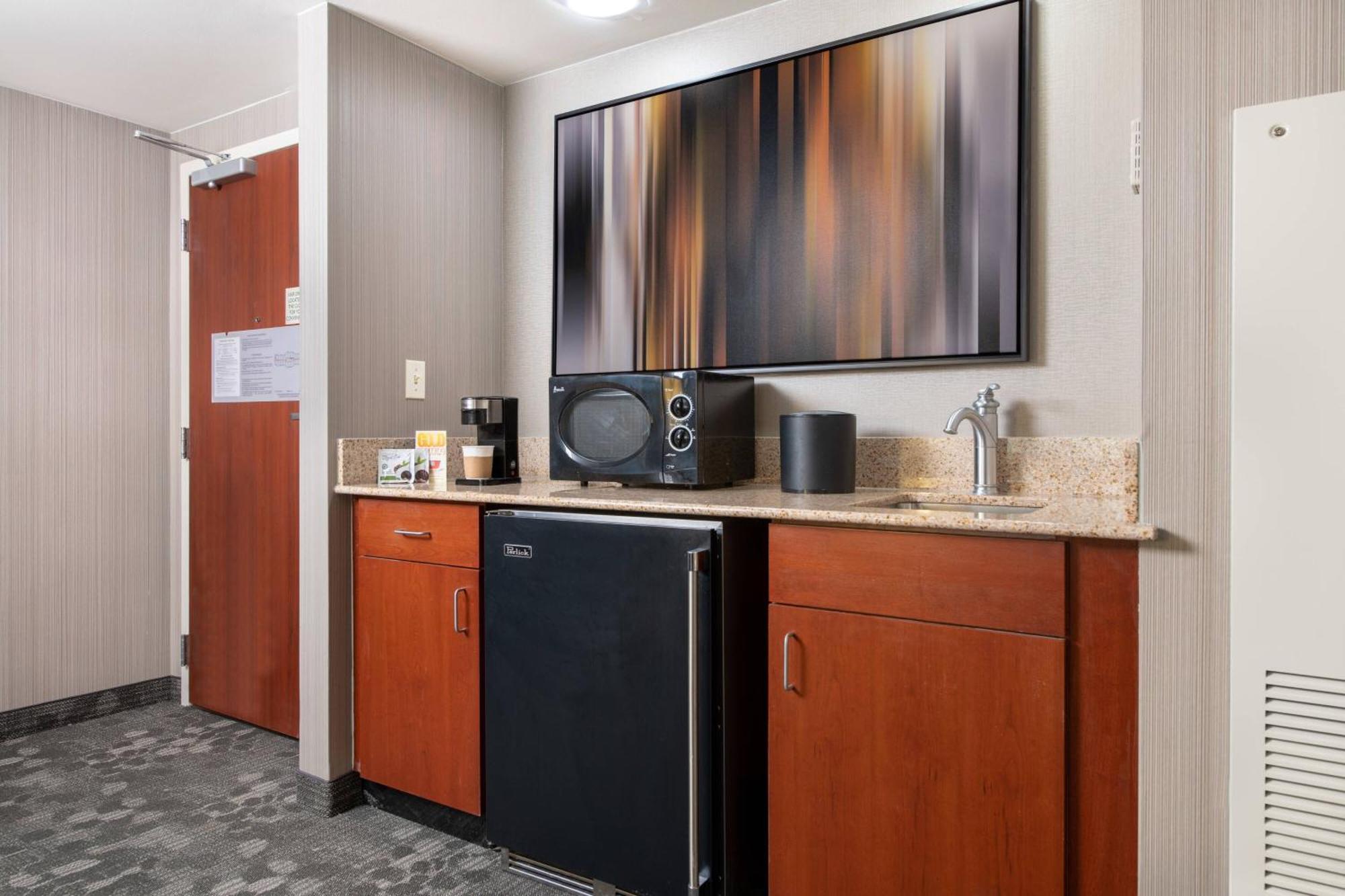 Courtyard By Marriott Newark-University Of Delaware Exterior foto