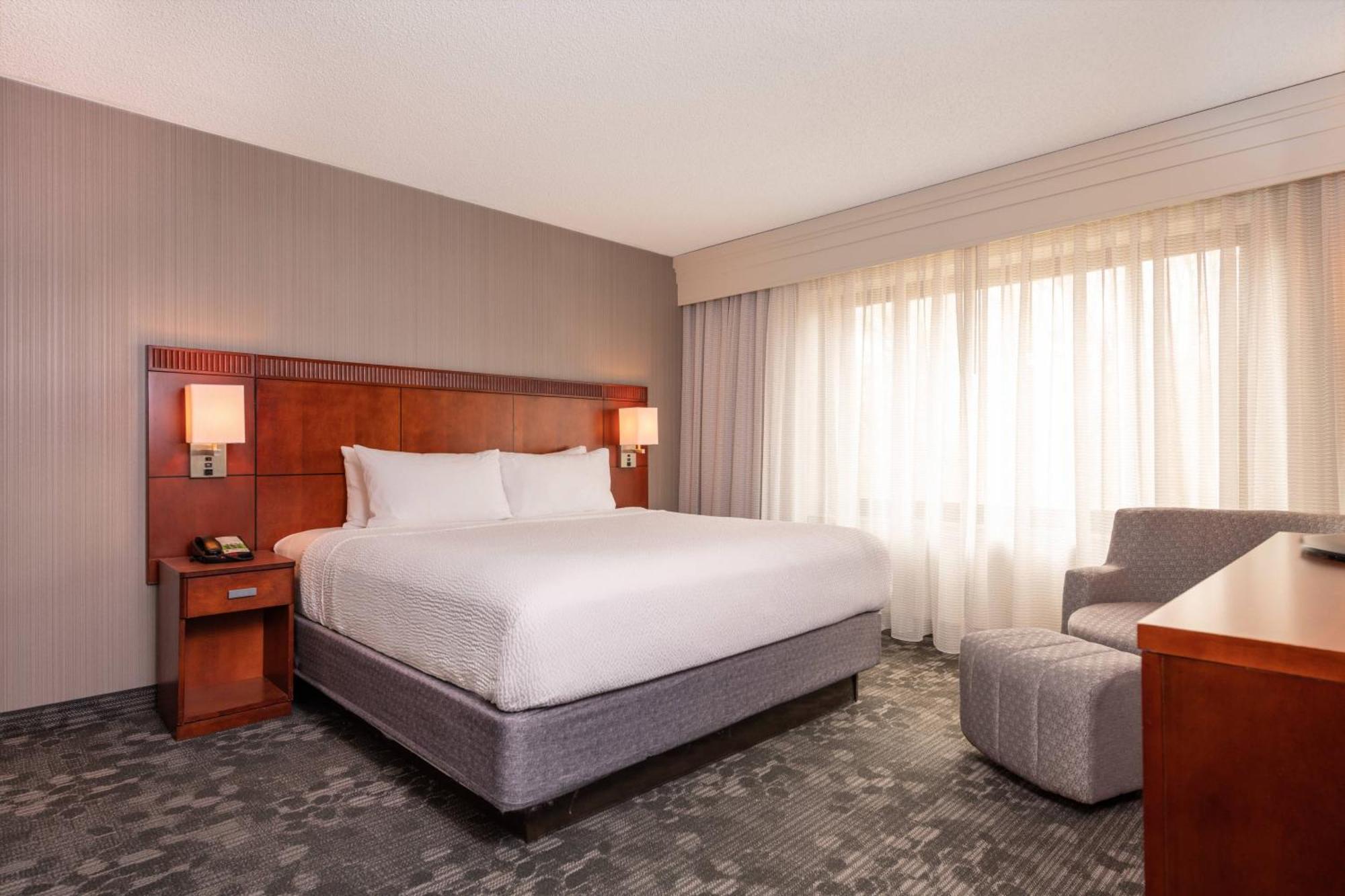 Courtyard By Marriott Newark-University Of Delaware Exterior foto