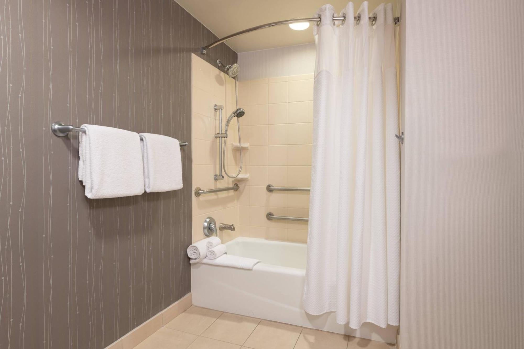Courtyard By Marriott Newark-University Of Delaware Exterior foto