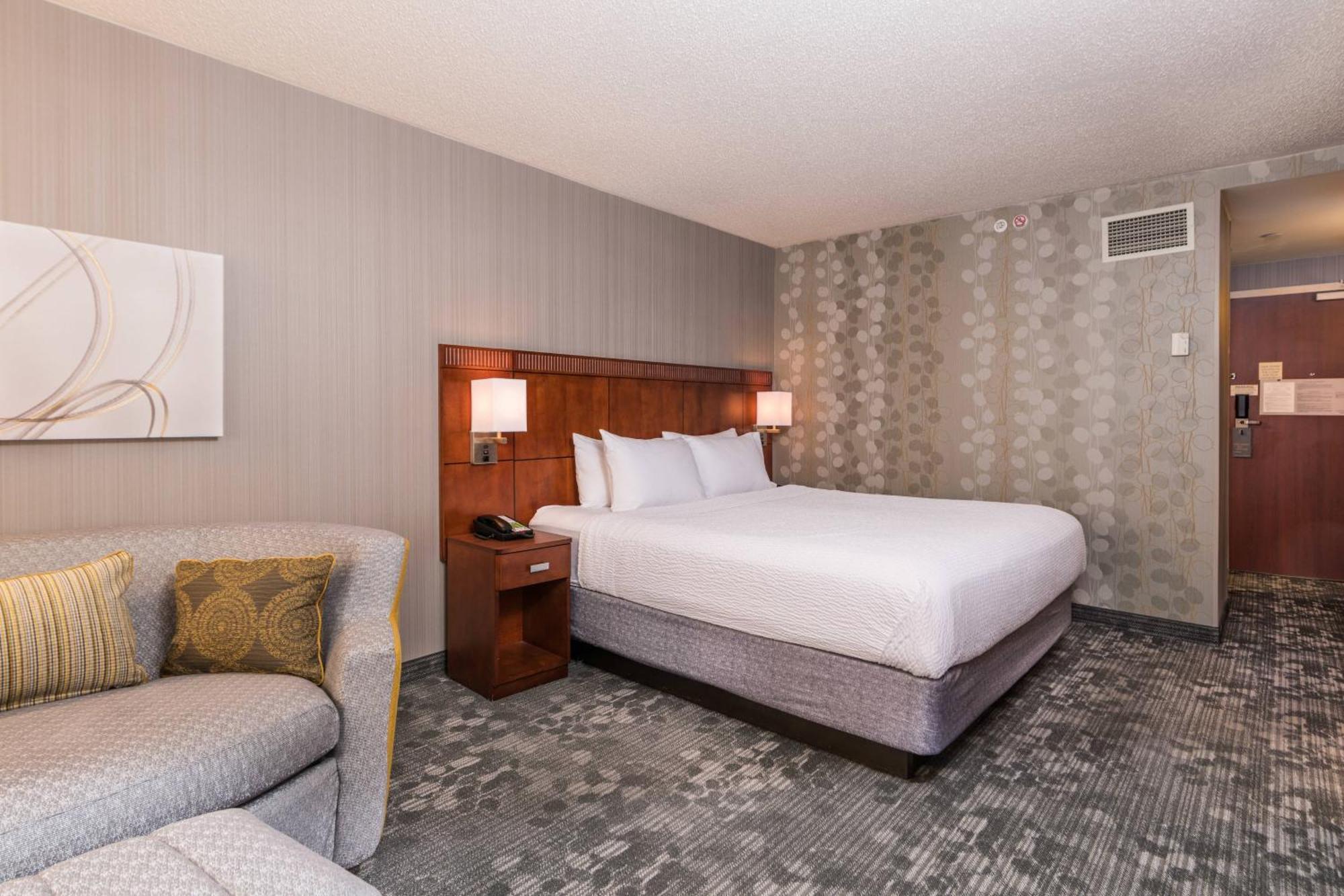 Courtyard By Marriott Newark-University Of Delaware Exterior foto